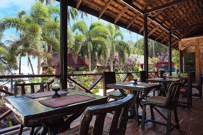 Dinning area Natures Oasis Resort No.6 at Bang Bao Koh Chang