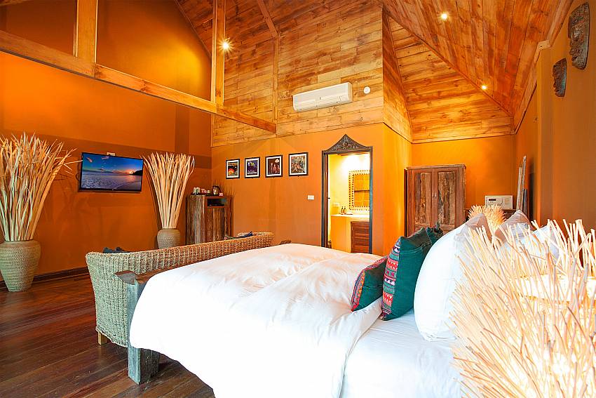 Bedroom with TV Natures Oasis Resort No.7A in Bang Bao Koh Chang