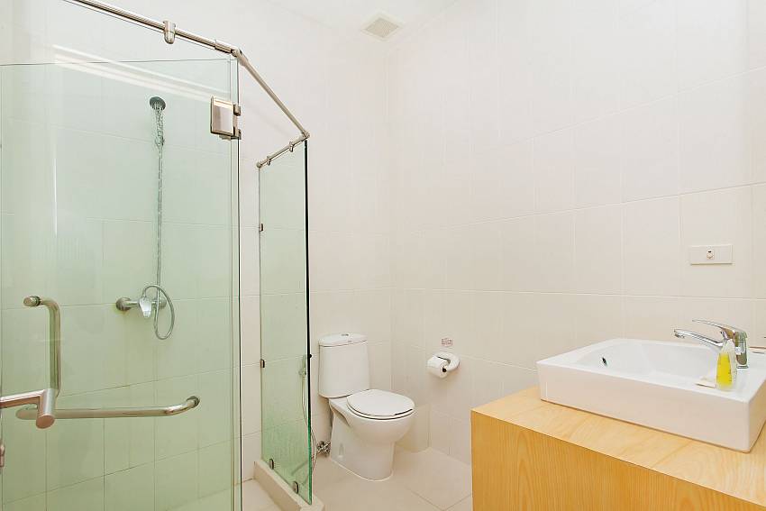 Shower cabins in the bathrooms of Villa Alangkarn Andaman Phuket