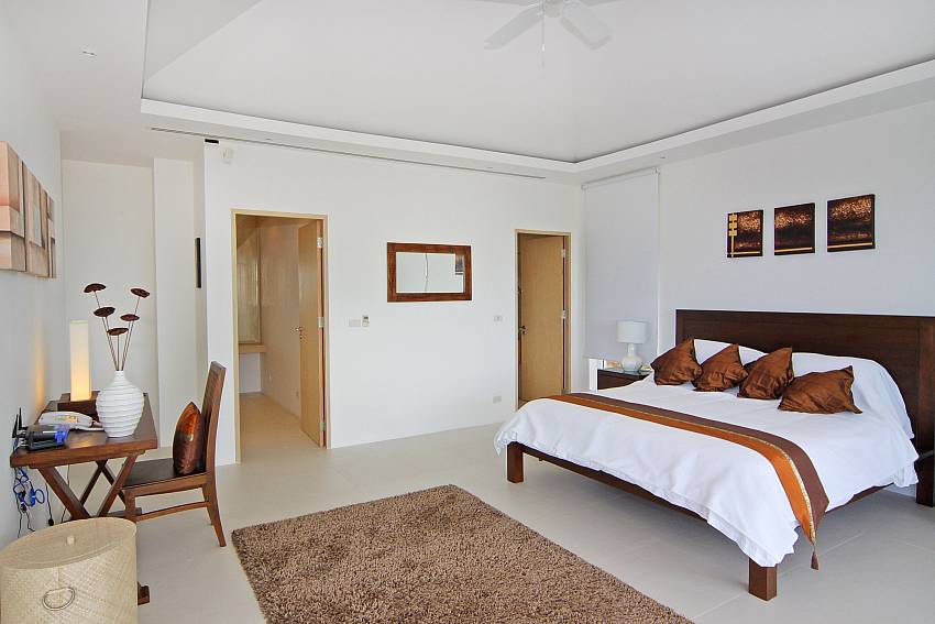 Master Bedroom-villa-alangkarn-andaman_5 bedroom_private-infinity-pool-villa_nai-harn_phuket_thailand