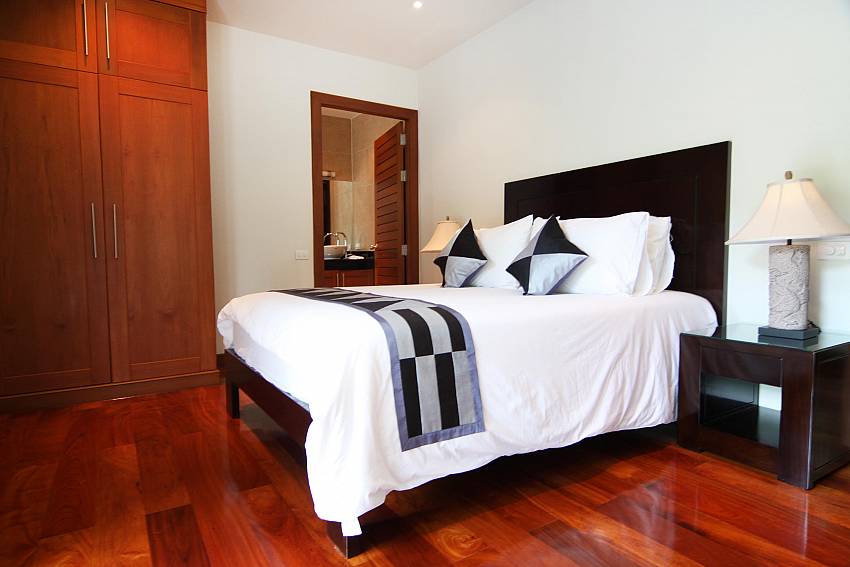 Upstairs Bedroom-narumon-villa_5-bedroom_serviced-pool-villa_nai-harn_phuket_thailand