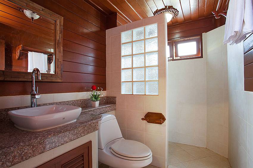 Toilet Timberland Lanna Villa 202 in Pattaya