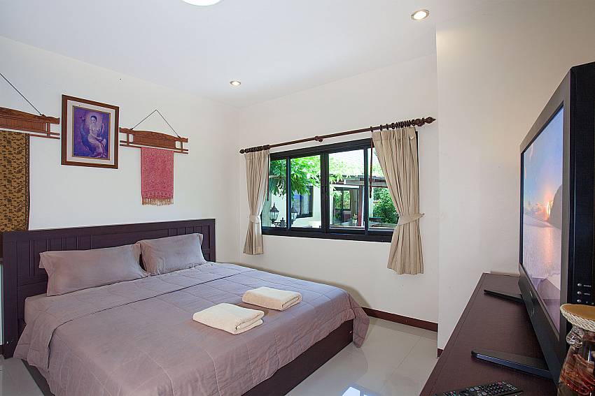 King-size bed in 2.bedroom of Villa Damini in Koh Samui
