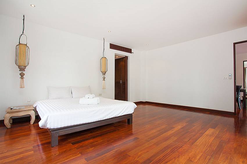 King size bed in master bedroom at Nirano Villa 31 Phuket