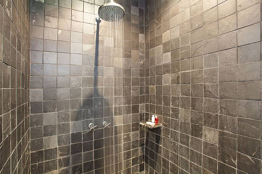 Rain shower in 2. bathroom of Nirano Villa 31 Phuket