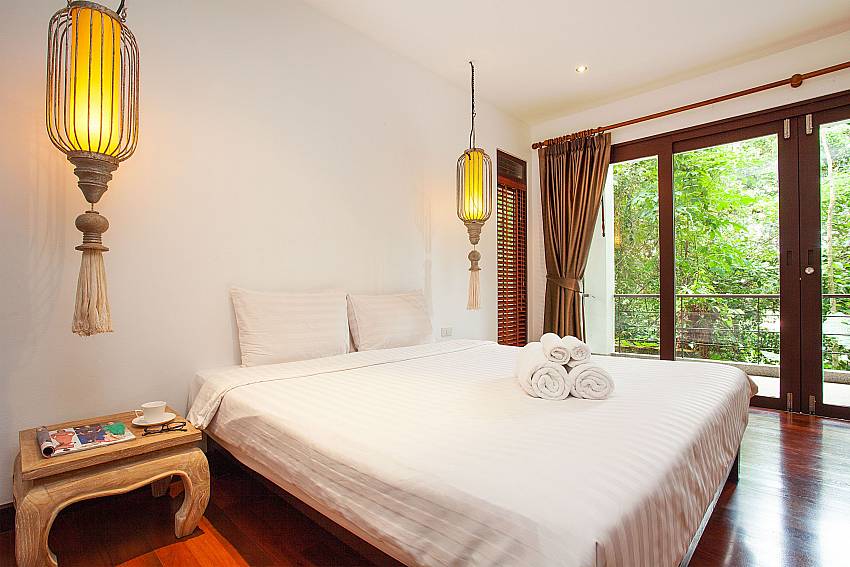 Kingsize bed in 2. guest bedroom at Nirano Villa 31 in Phuket