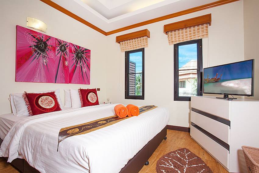 Bedroom with TV BangTao Tara Villa 5 in Phuket