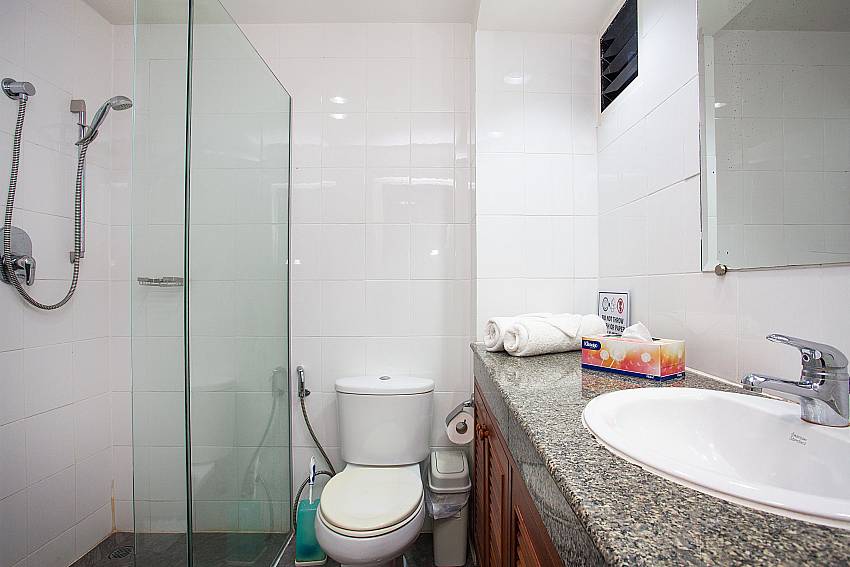 2. bathroom at Villa Dooriya in Kahtu Phuket