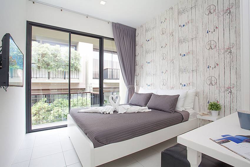 Bedroom with TV Villa Maimia 301 in Koh Samui