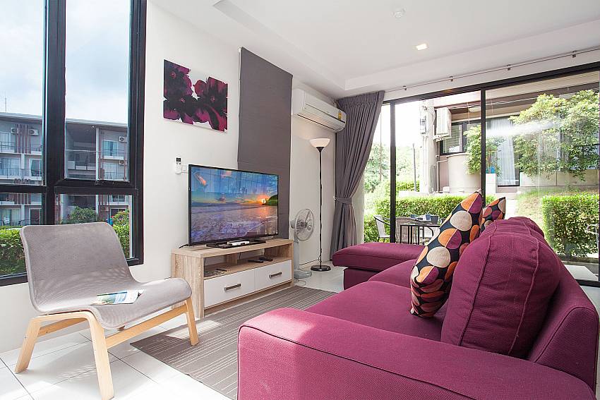 Living area with TV Villa Maimia 301 in Koh Samui