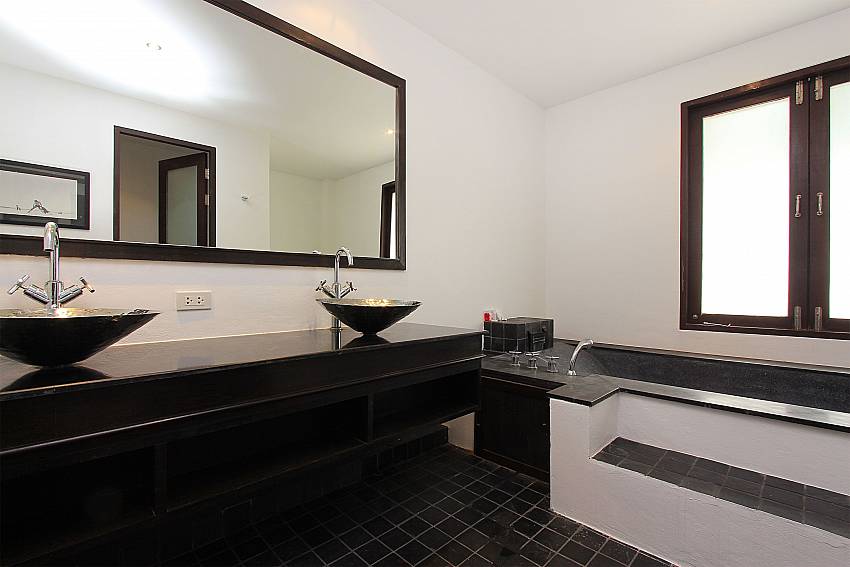 1. en-suite bathroom at Nirano Villa 41 in Phuket