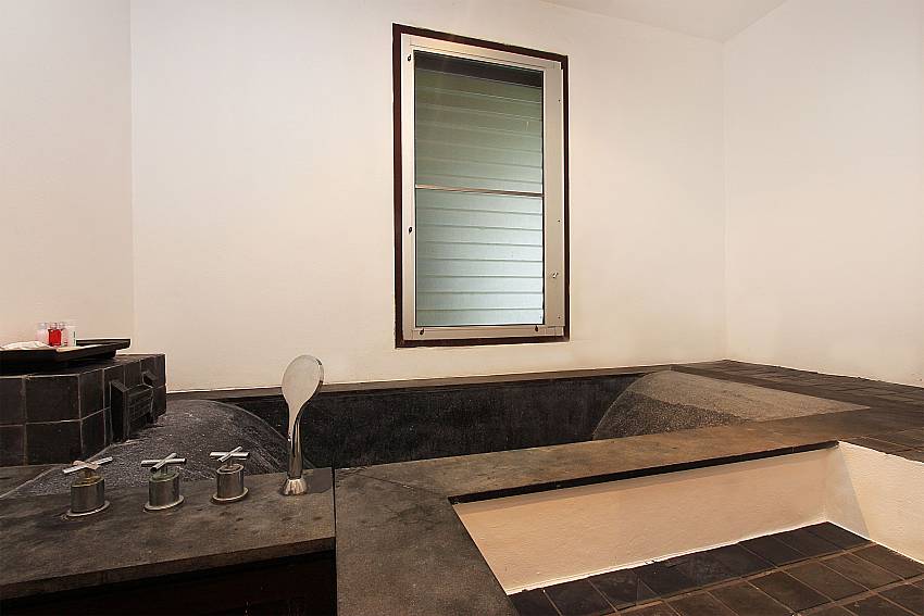 3. bathroom with bath tub at Nirano Villa 41 in Phuket