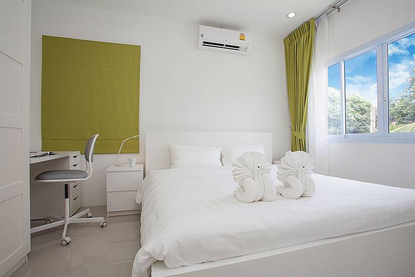 3. bedroom with king size bed at Villa Inigo No.2 in Koh Samui