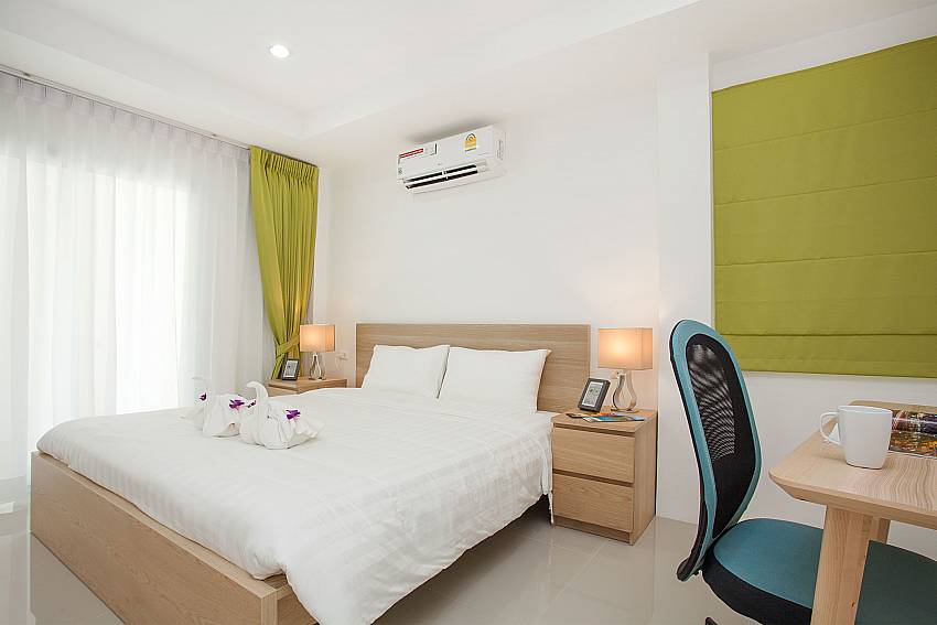 Guest bedroom with kingsize bed Villa Inigo No.3 Samui Thailand