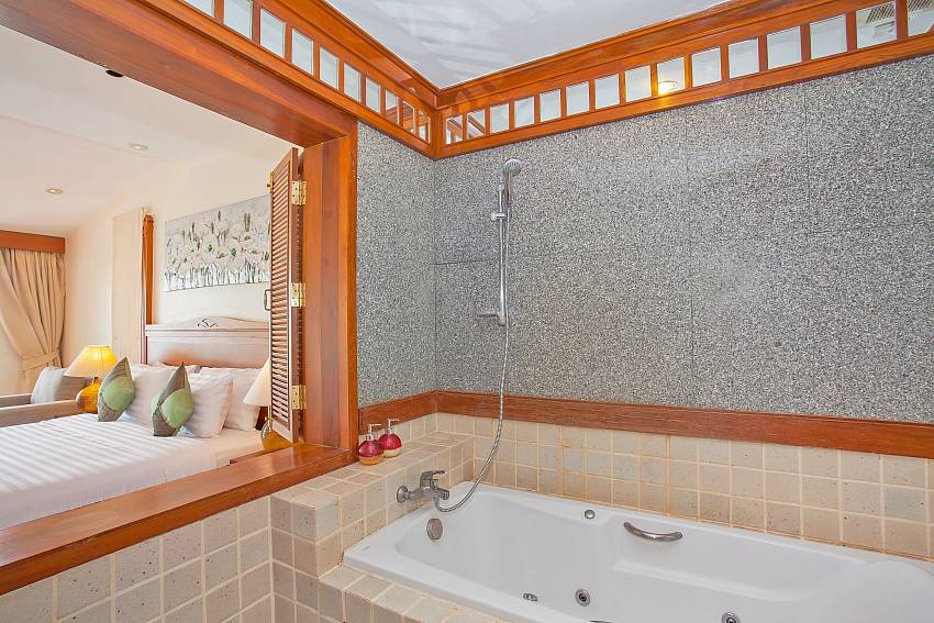 Bath tube in 1. en-suite bathroom at Villa Balie Phuket