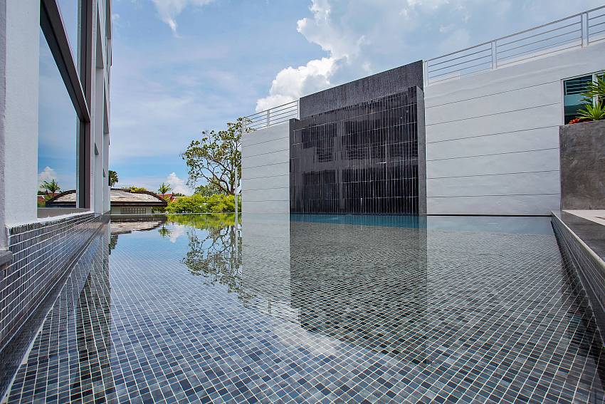 Sadhay B1 Condo with 2 beds and communal pool in Patong Phuket