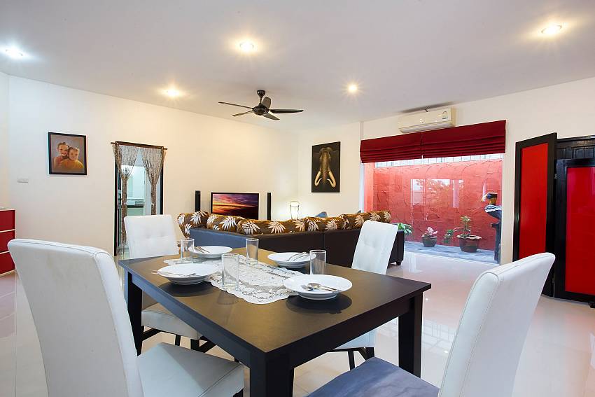 Monumental Villa with open plan dining, living, kitchen in Pattaya