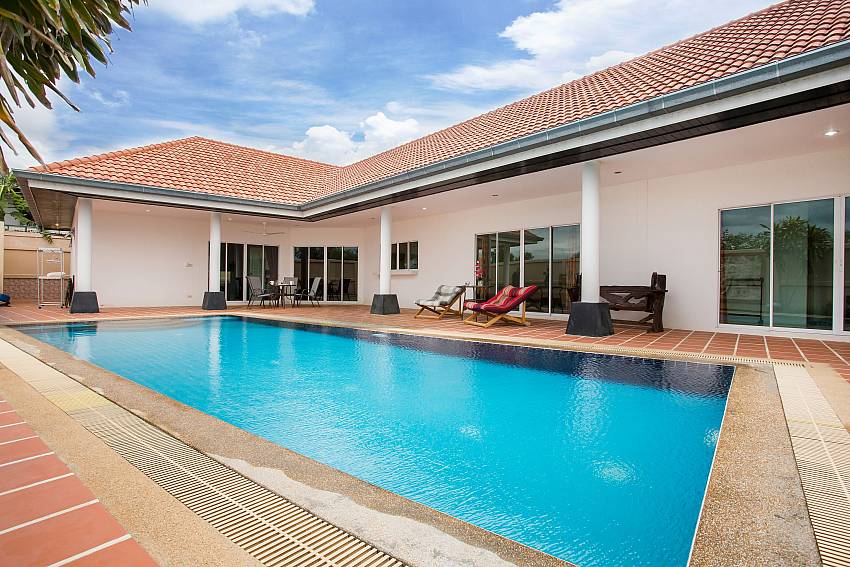  Monumental Villa in Huay Yai Pattaya with private pool