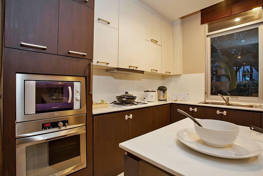 Rustic Gold Villa with modern kitchen south pattaya