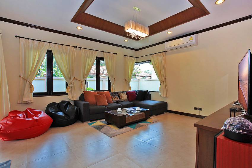 Big living area at Fandango Villa in Na Jomtien Pattaya