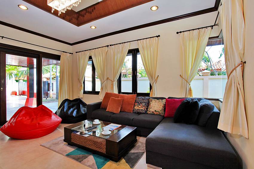 Comfortable sitting at Fandango Villa in South Pattaya