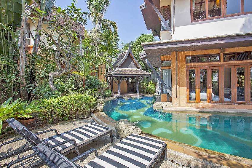 Sunbeds by the private pool of Ruean Sawan Pattaya