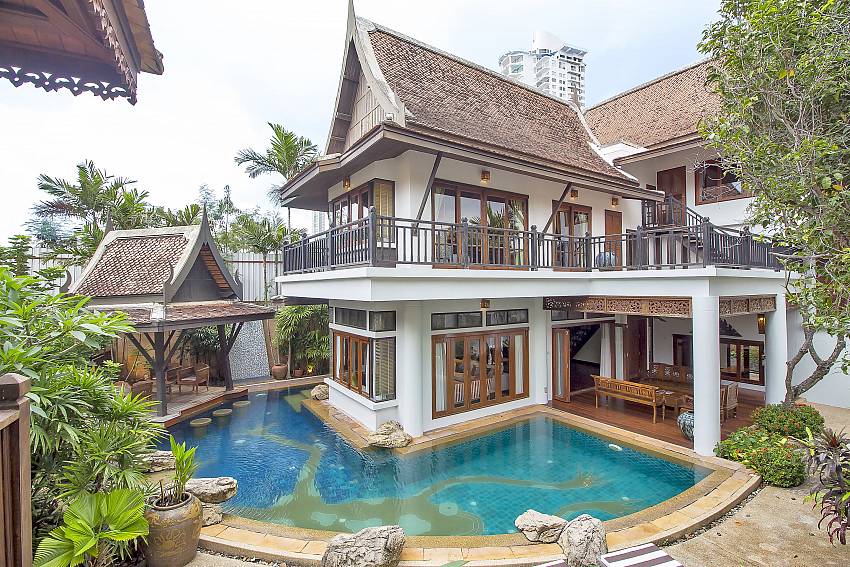 The marvelous 4 bedroom Pool Villa Ruean Maii in South Pattaya