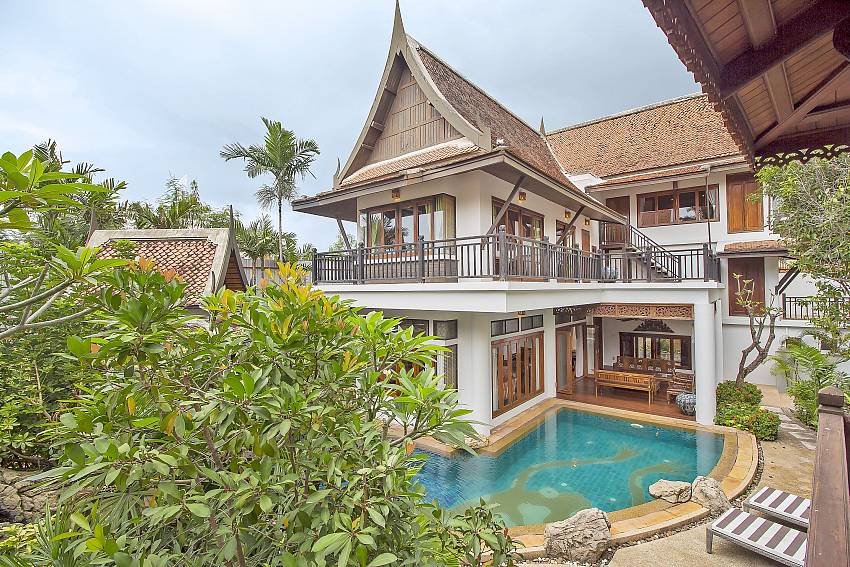 Tropical 4 bedroom Ruean Maii in South Pattaya