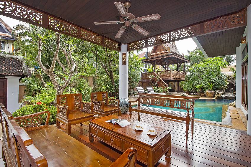Spacious terrace with sitting area at Ruean Maii South Pattaya