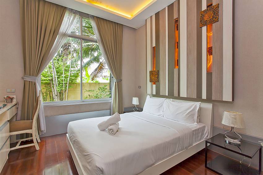 Queen-size bed in 2. guestroom of Silver Sky Villa in Central Pattaya