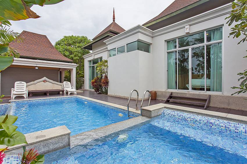 Private pool area with sitting at your Pattaya Silver Sky Villa