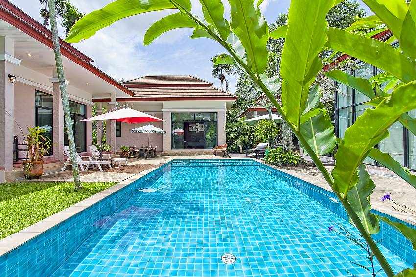 Villa Klasse in Pattaya offers you a great time at the private poolside