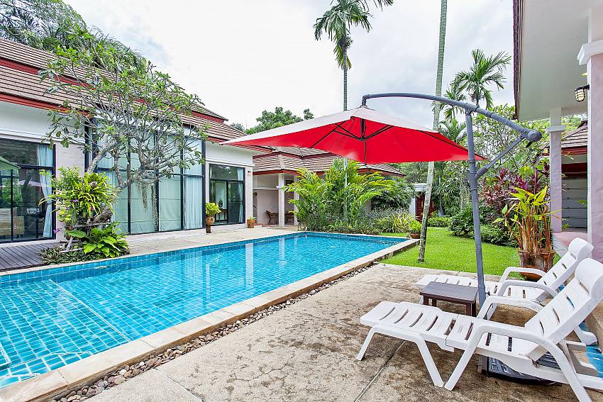 get a sun tan at the private pool area of Villa Klasse Pattaya