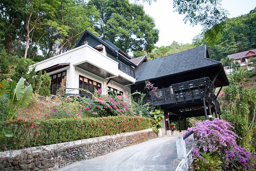 Private Hillside Estate-patong-hill-estate-3_3-bedroom_shared-pool-villa_patong_phuket_thailand