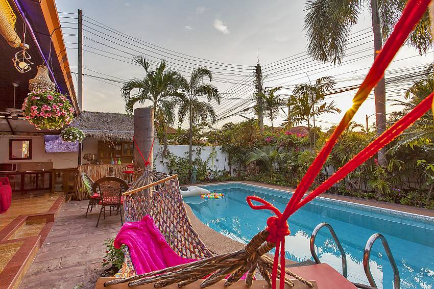Summer Palms Villa | Homely 4-Bedroom villa with Large Pool in Pattaya