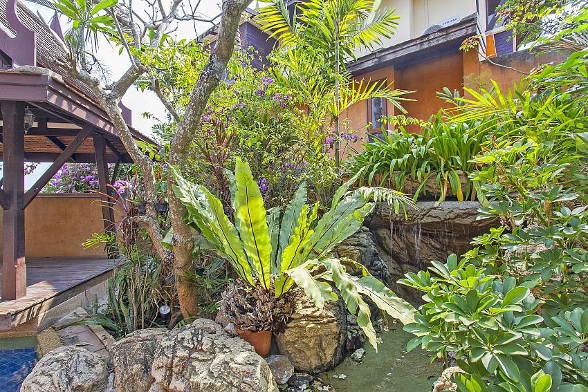 Lotus Breeze Villa | 4 Bedrooms Traditional Thai Villa in Na Jomtien