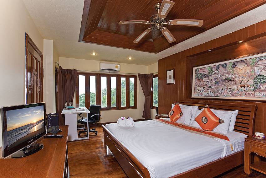 Third Bedroom-patong-hill-estate-3_3-bedroom_shared-pool-villa_patong_phuket_thailand