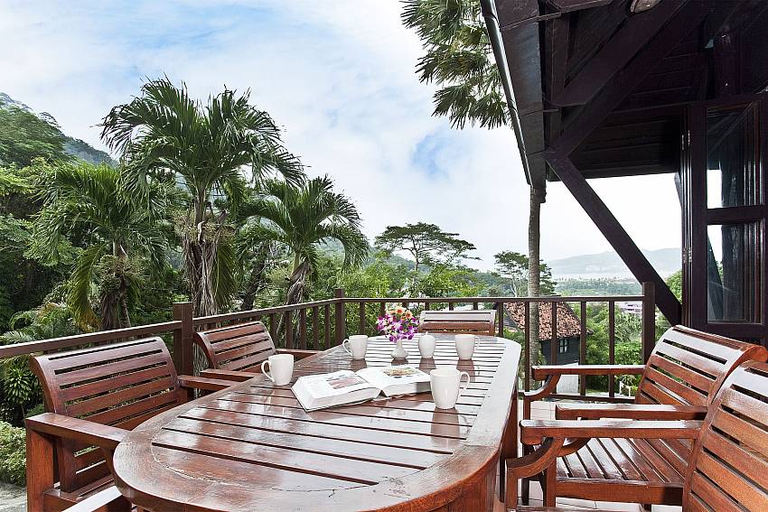 Al Fresco Dining-patong-hill-estate-3_3-bedroom_shared-pool-villa_patong_phuket_thailand