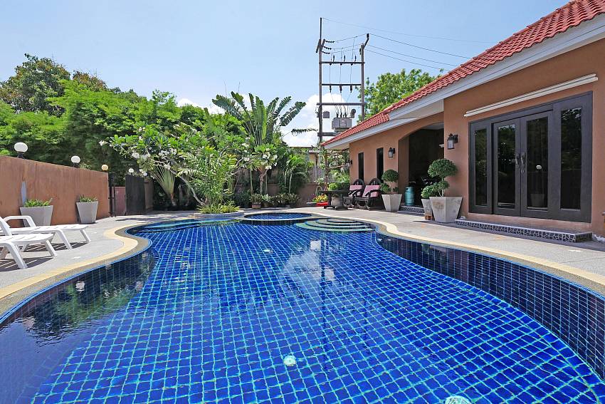 Baan Ayala | Homely 5 Bed Pool Villa near Jomtien Beach