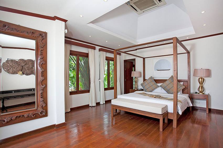 Master bedroom Of Lamai Flora