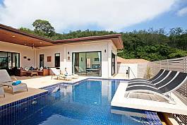 6 Bedroom Fully Serviced Pool Villa Near Nai Harn Beach in Phuket