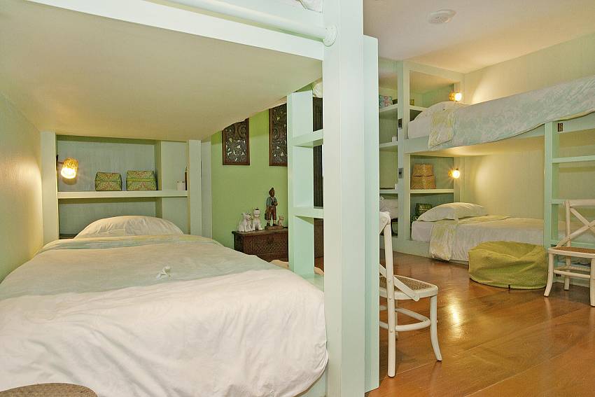 Bunk-bed bedroom 7-the-tamarind_9-bedroom_private-resort_private pool_sattahip_pattaya_thailand