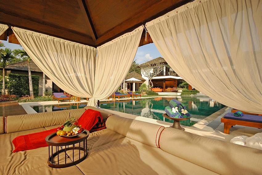 Outdoor Shower-the-tamarind_9-bedroom_private-resort_private pool_sattahip_pattaya_thailand