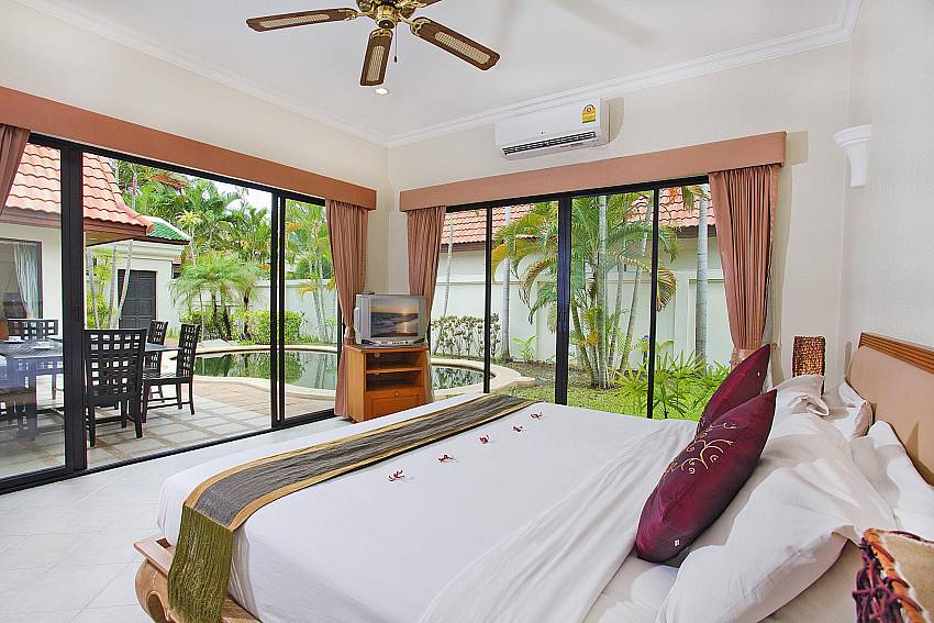 Bedroom 1_view-talay-villa_2-bedroom-villa_private-pool_jomtien_pattaya_thailand