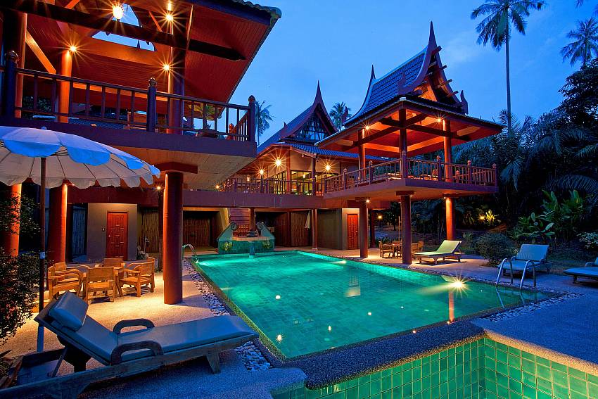 Laem Set Lodge at night_laemset-lodge_villa_6-bedroom_laem-set-beach_koh-samui_thailand