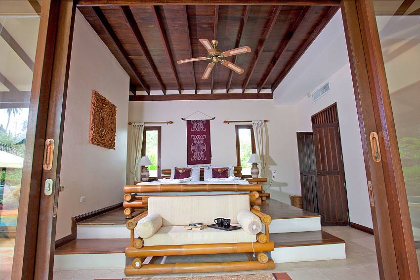 Bedroom 1_bamboo-villa-p9_4-bedroom-villa_bang-po-beach_koh-samui_thailand
