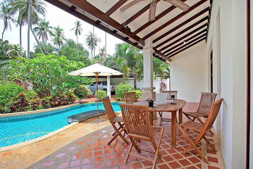 Al Fresco Dining next to the pool_bamboo-villa-p9_4-bedroom-villa_bang-po-beach_koh-samui_thailand