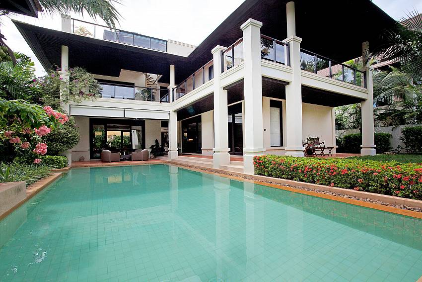 Large Pool_maan-tawan_4-bedroom_private-pool-villa_layan-beach_phuket_thailand
