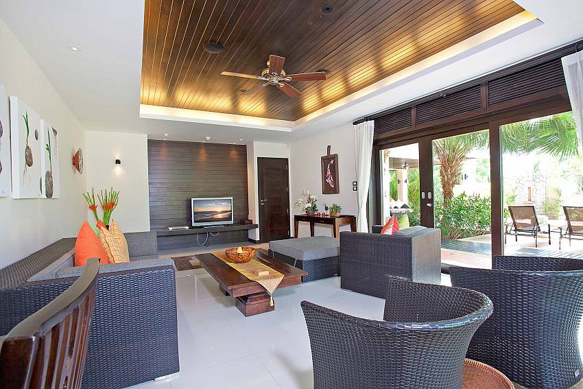 Comfortabl Living Room_chom-tawan-villa_4-bedroom_private-pool_layan-beach_bang-tao_phuket_thailand