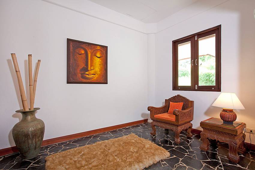 A room to sit in_angelica-garden_3-bedroom_pool-villa_jacuzzi-terrace_bang-por_koh-samui_thailand